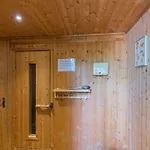 Groot Met Sauna En Bubbelbad Holiday home *