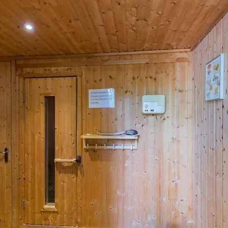 8 Pers Met Natuur- Sauna En Bubbelbad Semesterbostad *