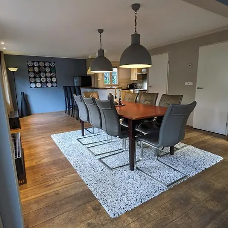 8 Pers Met Natuur- Sauna En Bubbelbad * Diessen