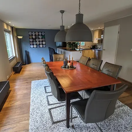 Groot Met Sauna En Bubbelbad בית נופש *