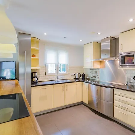 8 Pers Met Natuur- Sauna En Bubbelbad Diessen