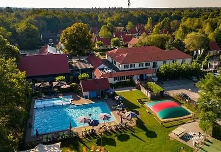 8 Pers Met Natuur- Sauna En Bubbelbad *