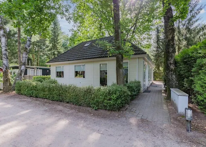 Groot Met Sauna En Bubbelbad *