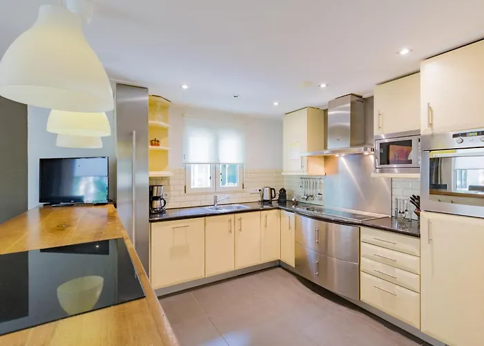 Groot Met Sauna En Bubbelbad Diessen