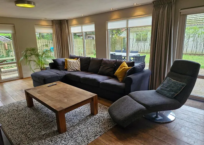 Groot Met Sauna En Bubbelbad * Diessen