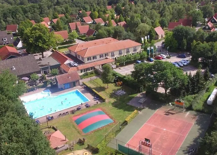 Groot Met Sauna En Bubbelbad *