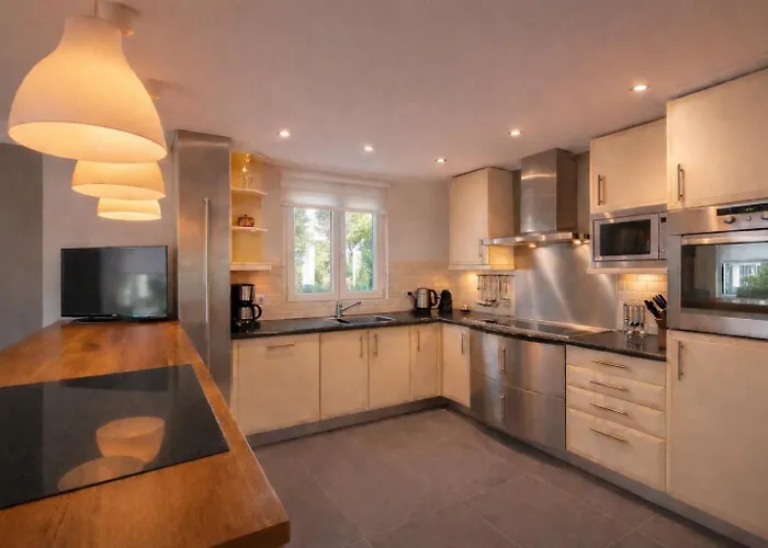 Groot Met Sauna En Bubbelbad * Diessen