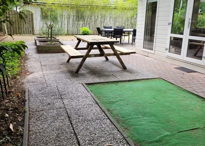 Groot Met Sauna En Bubbelbad